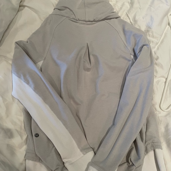 Sz 8 Lululemon To Class Jacket * rare colour - Picture 3 of 5